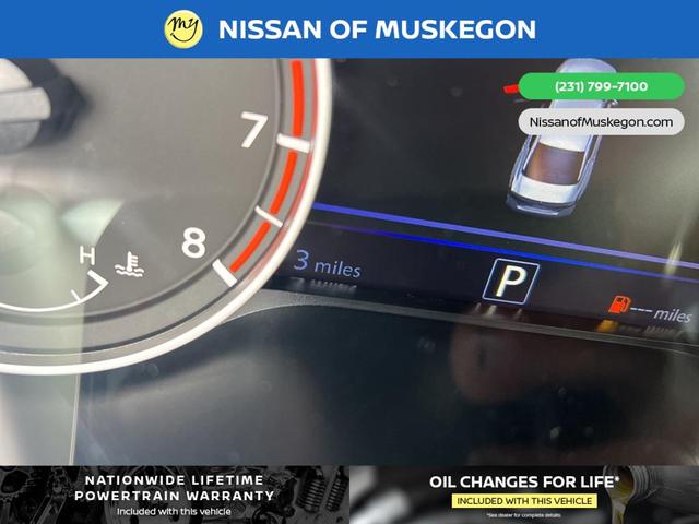 Photo of 2025 Super Black Clearcoat Nissan Altima