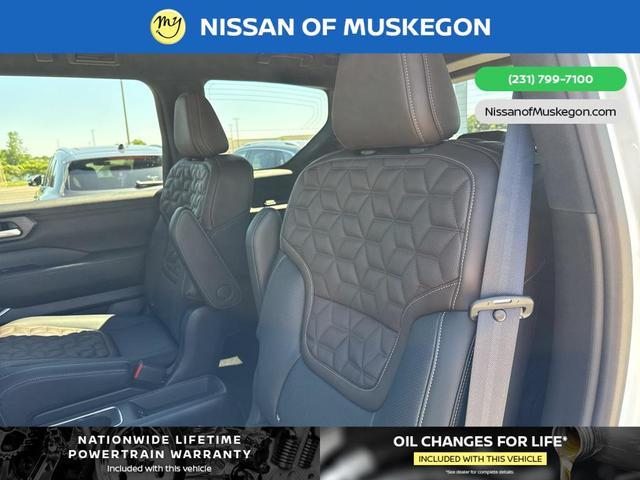 Photo of 2025 Everest White Pearl Tricoat Nissan Armada