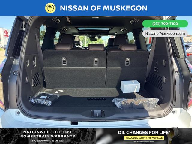 Photo of 2025 Everest White Pearl Tricoat Nissan Armada
