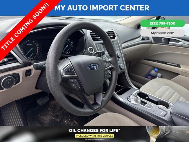 Photo of 2017 Oxford White Ford Fusion
