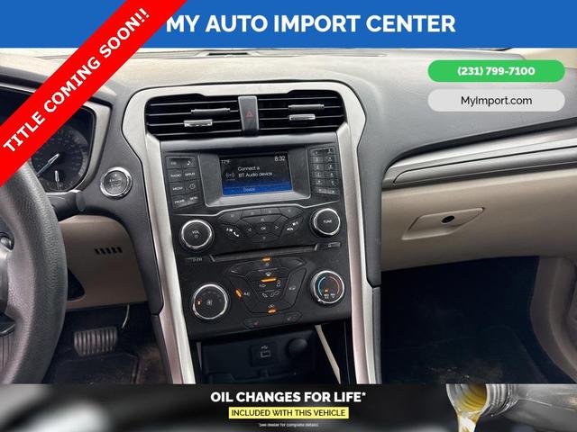 Photo of 2017 Oxford White Ford Fusion