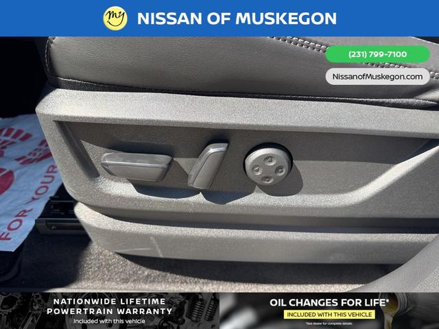 Photo of 2025 Deep Ocean Blue Pearl Nissan Armada