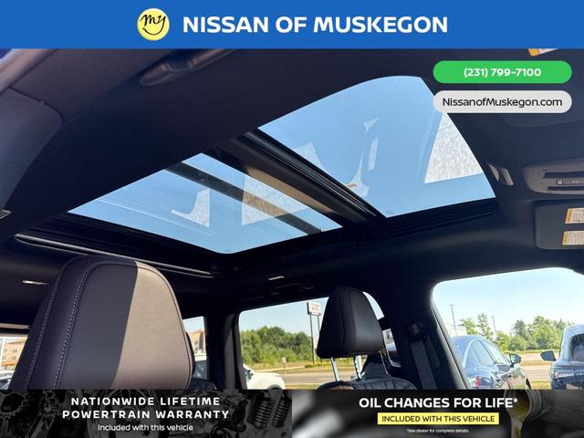 Photo of 2025 Deep Ocean Blue Pearl Nissan Armada