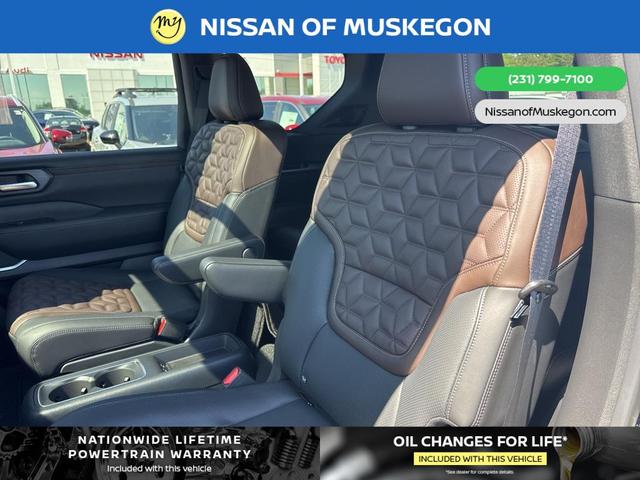Photo of 2025 Deep Ocean Blue Pearl Nissan Armada