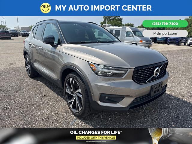Photo of 2022 Pebble Gray Metallic Volvo XC40