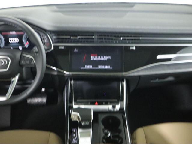 Photo of 2025 Mythos Black Metallic Audi Q7