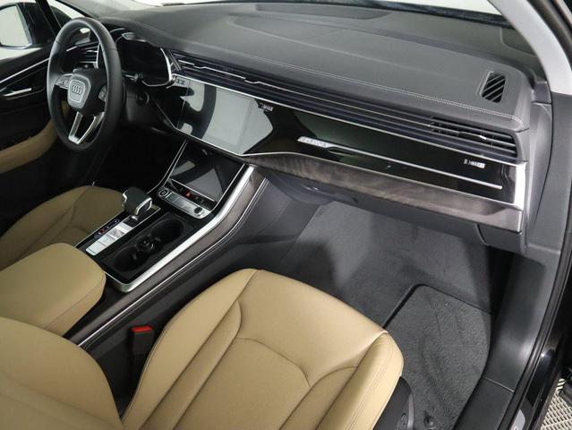 Photo of 2025 Mythos Black Metallic Audi Q7