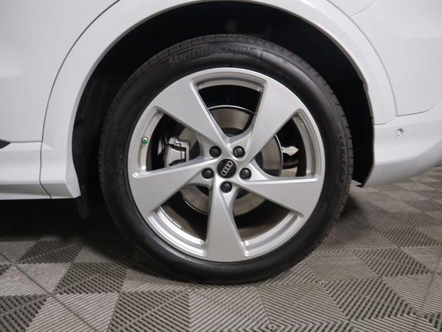 Photo of 2025 Glacier White Metallic Audi Q5