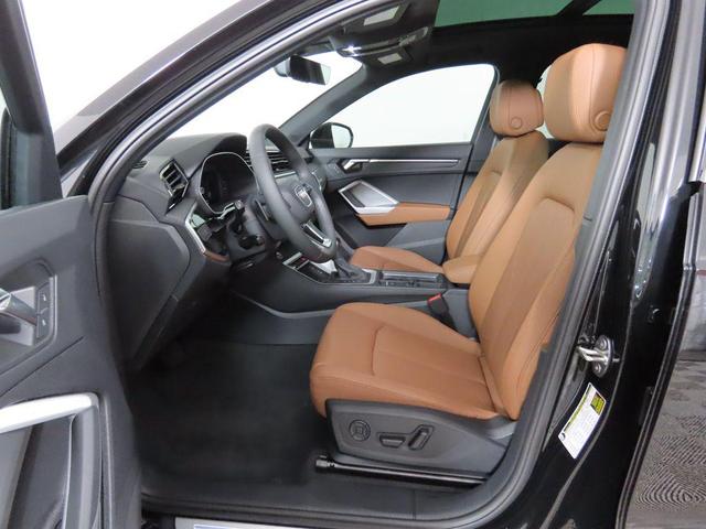 Photo of 2025 Black Metallic Audi Q3