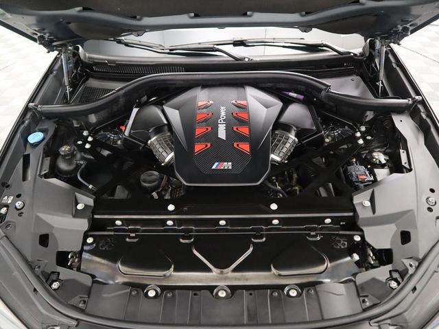 Photo of 2024 Frozen Pure Grey Metallic BMW X5 M