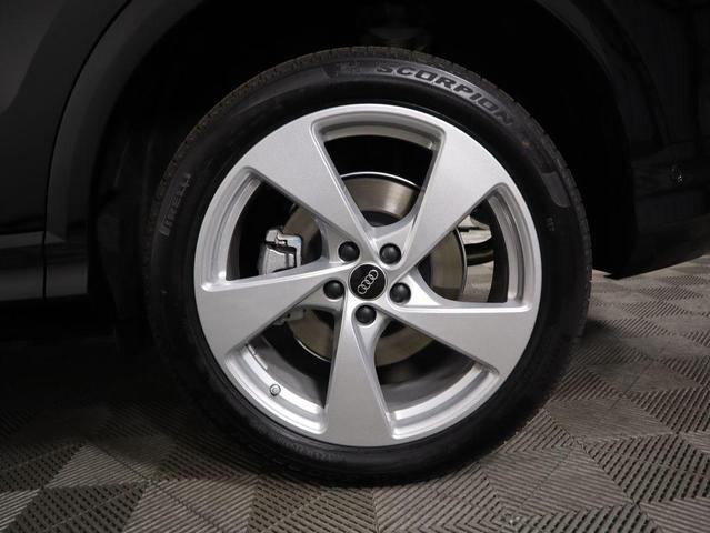 Photo of 2025 Mythos Black Metallic Audi Q5