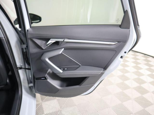Photo of 2025 Gray Pearl Audi A3
