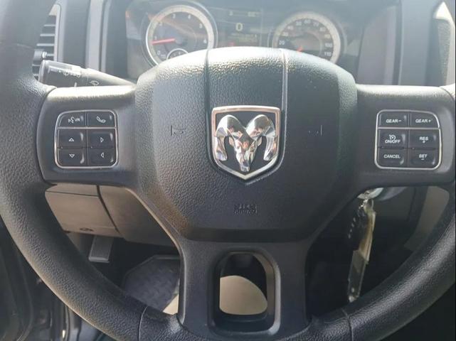Photo of 2017 Brilliant Black Crystal Pearlcoat RAM 1500