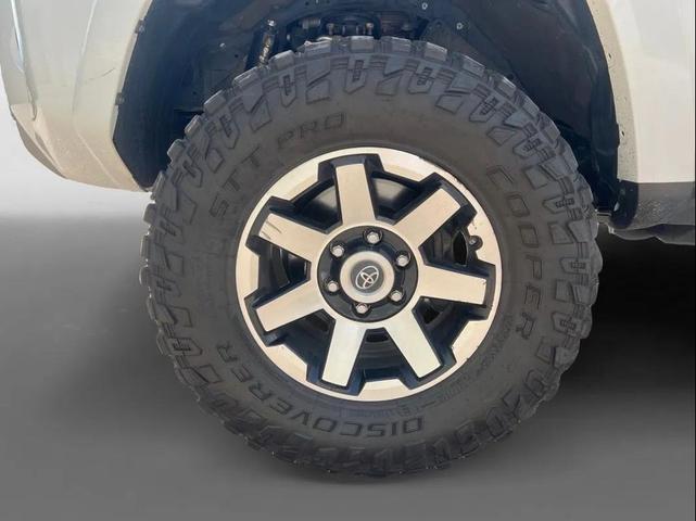Photo of 2021 Super White Toyota 4Runner