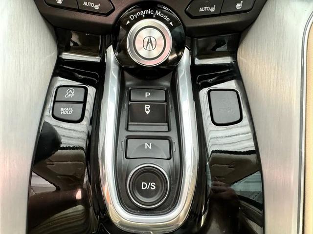 Photo of 2023 Pearl White Acura TLX