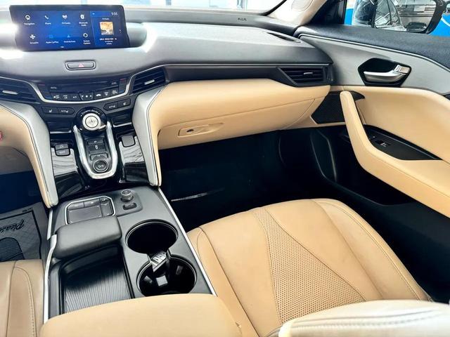 Photo of 2023 Pearl White Acura TLX