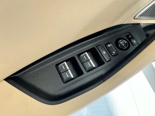 Photo of 2023 Pearl White Acura TLX