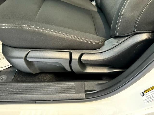Photo of 2023 Glacier White Nissan Rogue