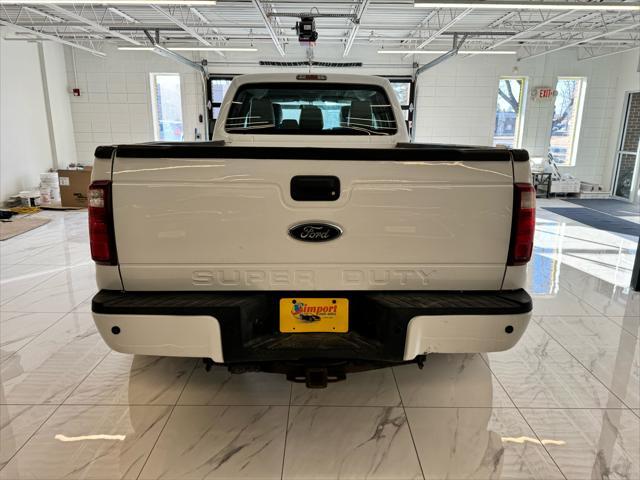 Photo of 2016 Oxford White Ford F-350