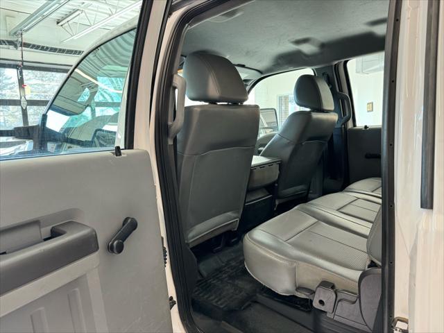 Photo of 2016 Oxford White Ford F-350