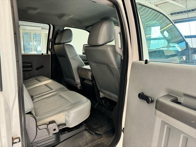 Photo of 2016 Oxford White Ford F-350