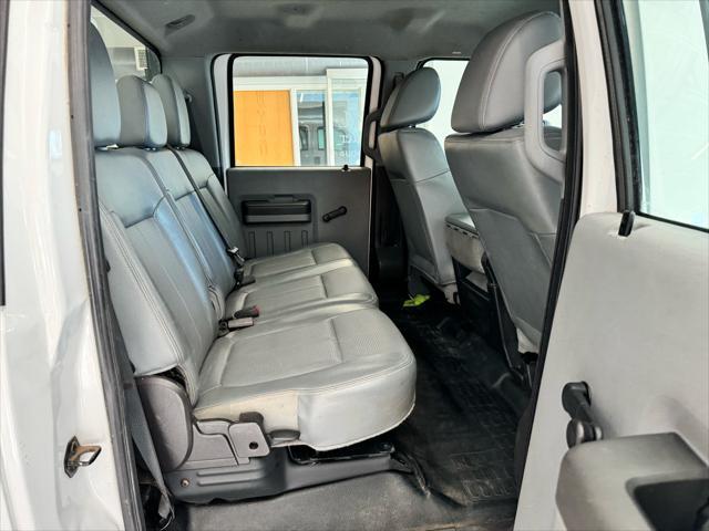 Photo of 2016 Oxford White Ford F-350