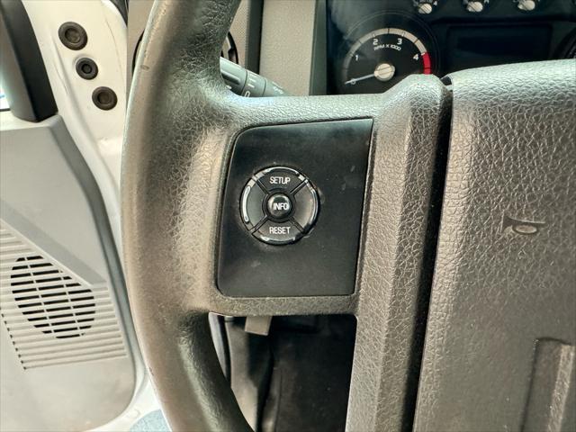 Photo of 2016 Oxford White Ford F-350