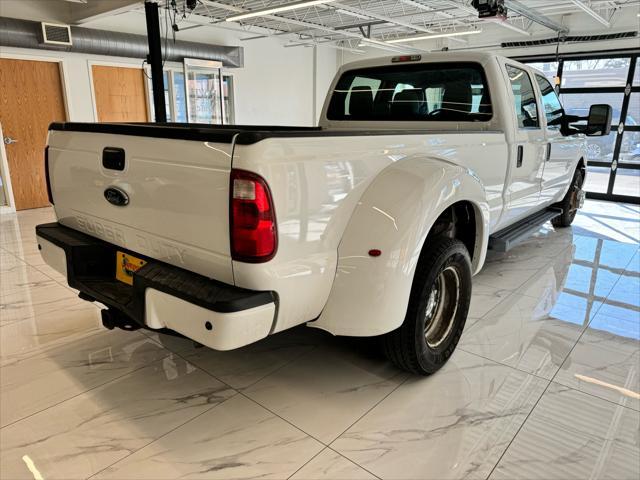 Photo of 2016 Oxford White Ford F-350