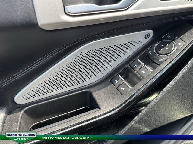 Photo of 2022 Jewel Red Metallic Ford Explorer