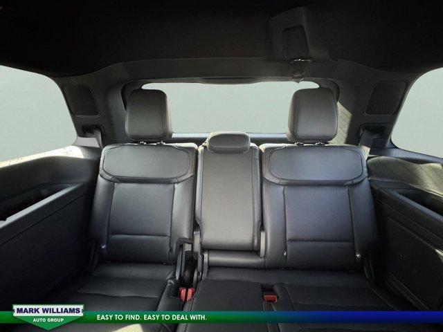 Photo of 2025 Black Metallic Ford Expedition