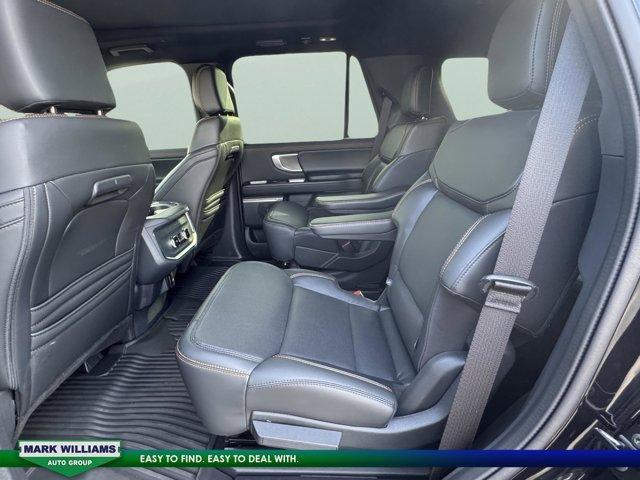 Photo of 2025 Black Metallic Ford Expedition