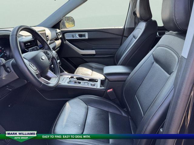 Photo of 2024 Black Metallic Ford Explorer