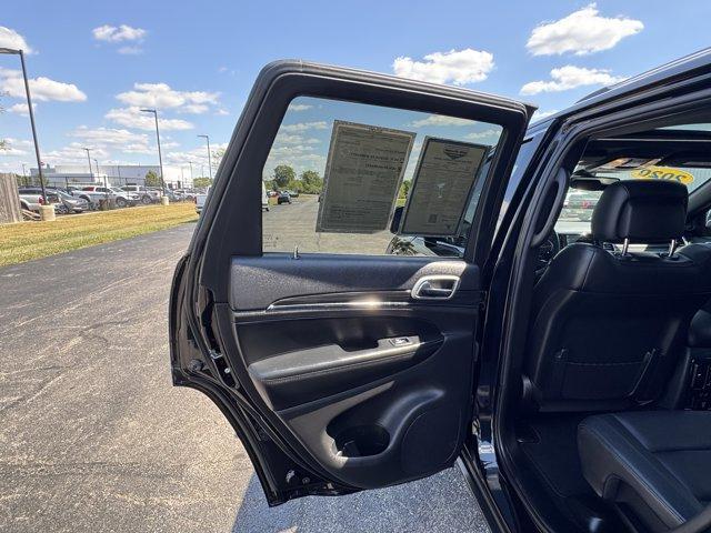 Photo of 2020 Diamond Black Jeep Grand Cherokee