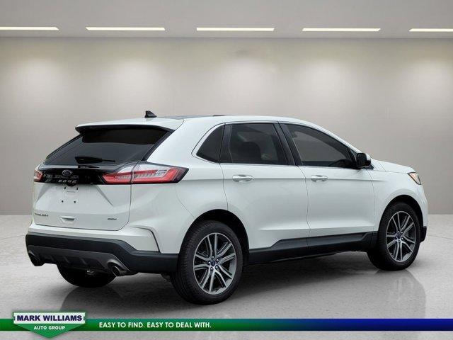 Photo of 2021 White Ford Edge