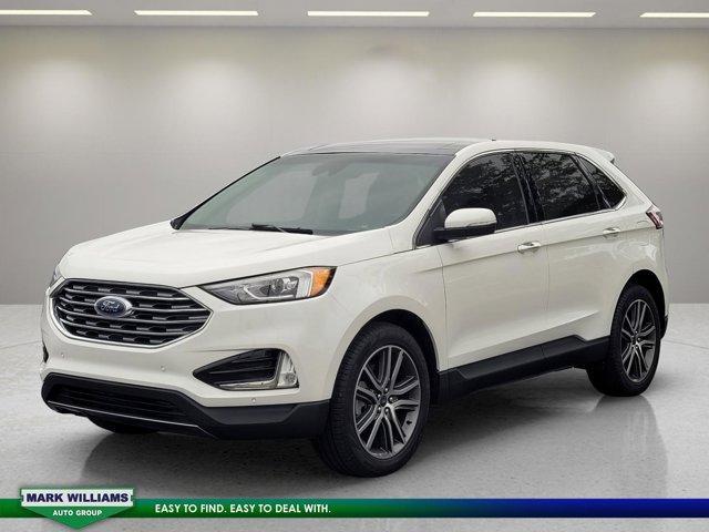 Photo of 2021 White Ford Edge