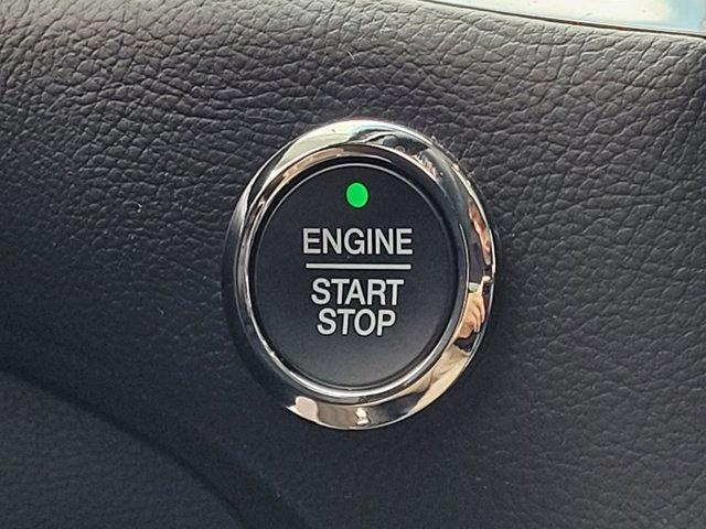 Photo of 2021 White Ford Edge