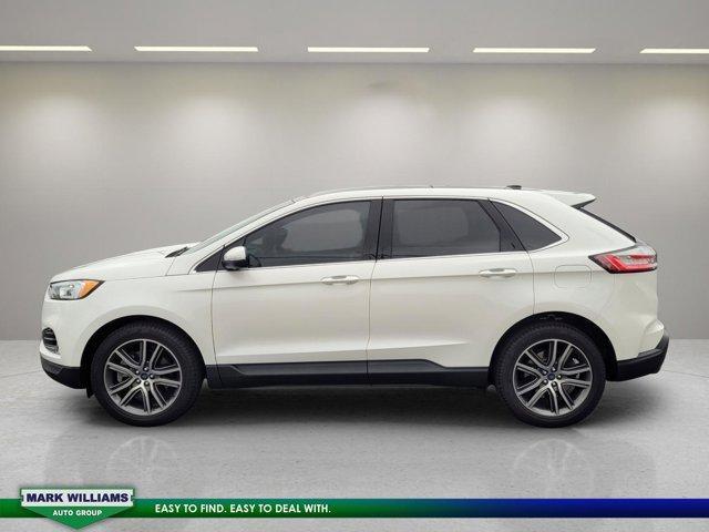 Photo of 2021 White Ford Edge