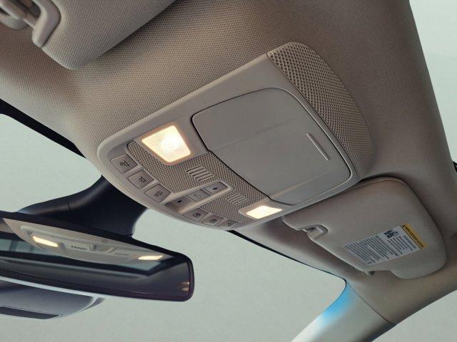 Photo of 2021 White Ford Edge