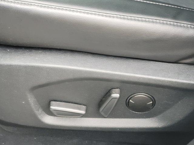 Photo of 2021 White Ford Edge