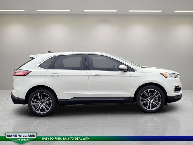 Photo of 2021 White Ford Edge