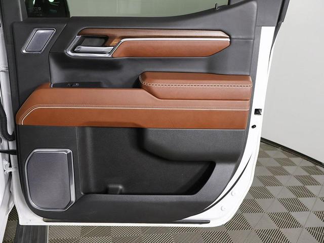 Photo of 2023 White Frost Tri-Coat GMC Sierra 1500