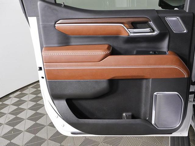 Photo of 2023 White Frost Tri-Coat GMC Sierra 1500