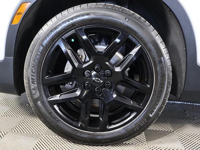 Photo of 2020 Silver Ice Metallic Chevrolet Blazer