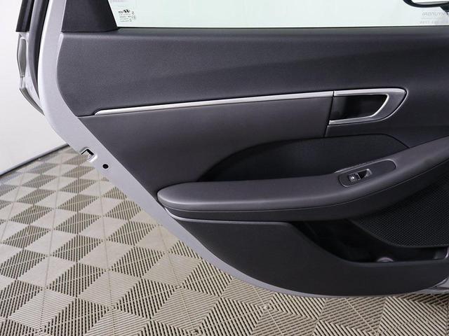 Photo of 2023 Silver Hyundai SONATA