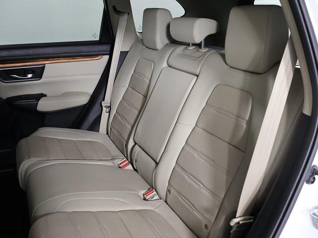 Photo of 2022 Platinum White Pearl Honda CR-V