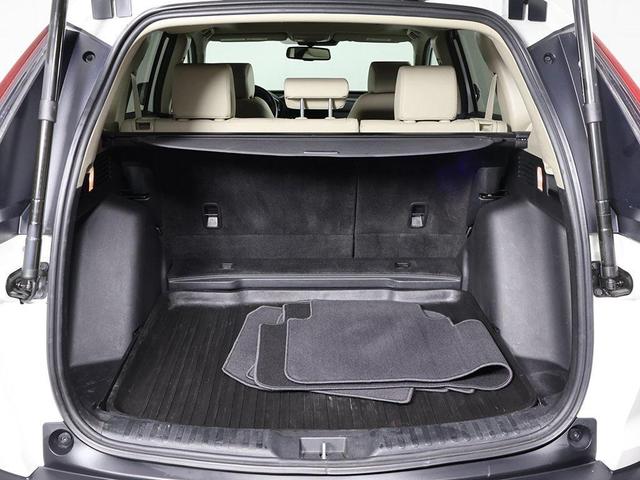Photo of 2022 Platinum White Pearl Honda CR-V