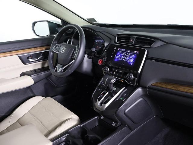 Photo of 2022 Platinum White Pearl Honda CR-V