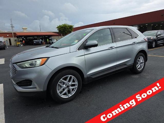 Photo of 2024 Silver Metallic Ford Edge