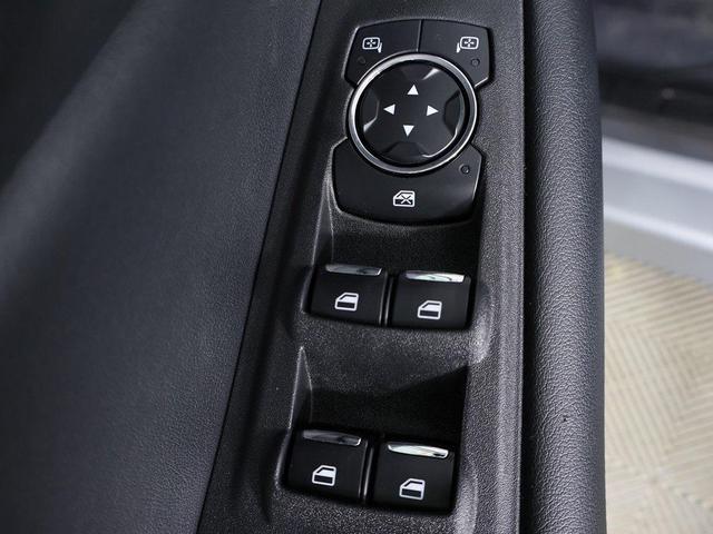 Photo of 2023 Silver Metallic Ford Edge