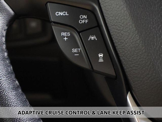 Photo of 2023 Silver Metallic Ford Edge